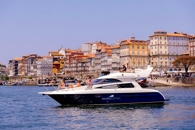 Private experience in the Douro (1 to 10 people) on a yacht just for you - From Marina do Freixo into Porto