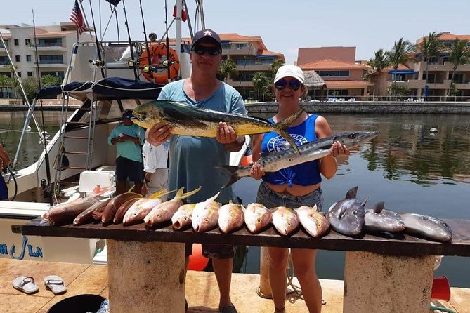 Private Fishing Tour in Yacht Playa del Carmen - The value of $920 for a group of five