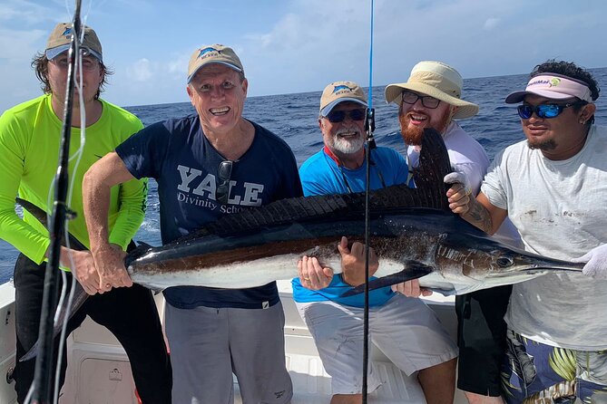 Private Fishing Tour in Yacht Playa del Carmen - What the captain and crew add to the morning