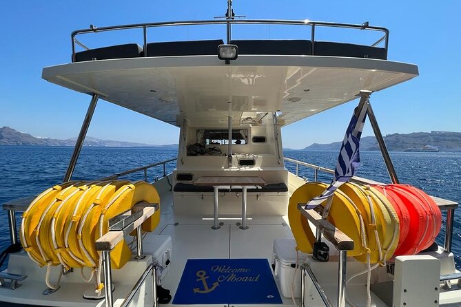 Private Full-Day Motor Yacht Cruise with Meal, Open Bar+Transfers - Snorkeling around Thirasia