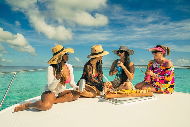 Private Luxury 36' Yacht from Fajardo to Icacos or Palomino - The 36-foot yacht and what you can expect onboard