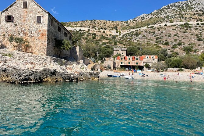 Private Luxury boat from Hvar, Brač and Split - Snacks and drinks keep the day simple