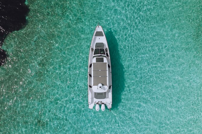 Private Luxury Boat Tour from Paros to Sifnos - A Private Route Across the Cyclades