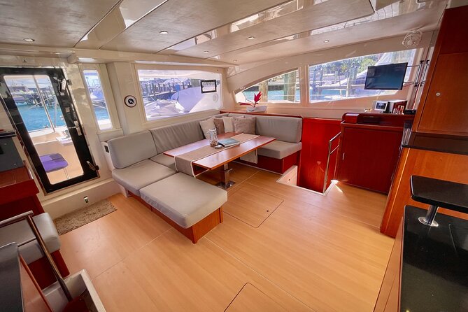 Private Luxury Catamaran Charter in Nassau - Green Cay for a longer island stop