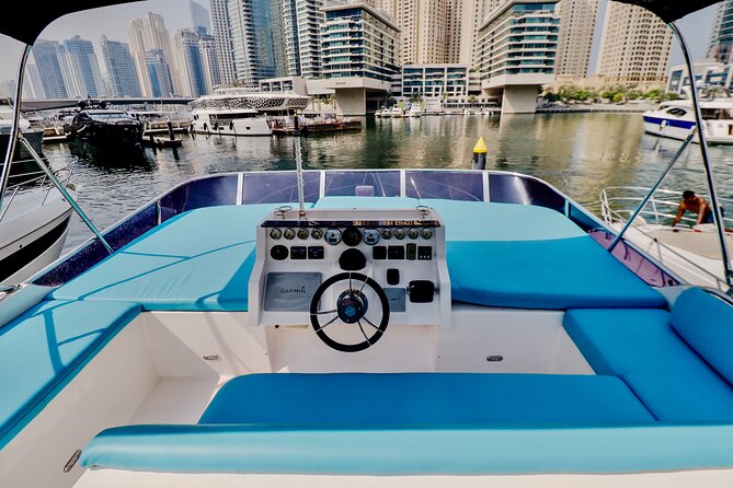 Private Luxury Yacht cruise around Atlantis and Dubai Marina - Daylight, sunset, or illuminated Dubai