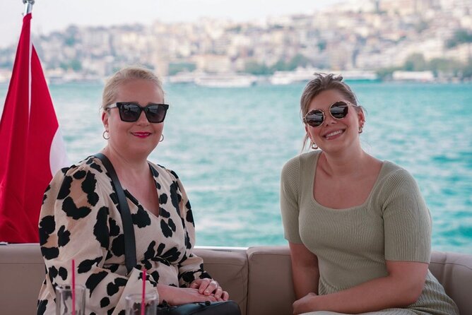 Private Luxury Yacht Cruise in Istanbul Bosphorus - Seeing Istanbul from the Bosphorus