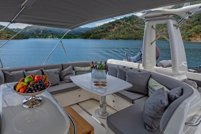 Private Luxury Yacht Cruise on Bosphorus - Galata Bridge, Galata Tower, and the Golden Horn