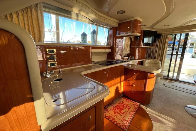 Private Luxury Yacht Cruise Tour in Miami Beach and Biscayne Bay - Timing, Meeting Point, and What to Bring