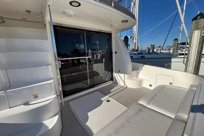 Private Luxury Yacht Cruise Tour in Miami Beach and Biscayne Bay - Flagler Memorial Island, Star Island, and Downtown Views