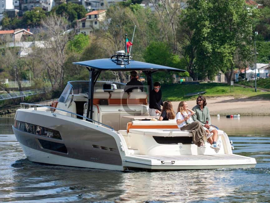 Private Luxury Yacht Tour in Lisbon with Local Guide - Starting Beneath the 25 de Abril Bridge