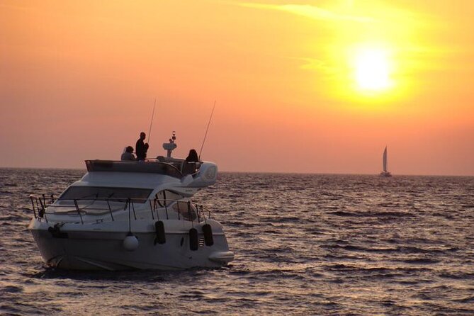 Private Motor Yacht Cruise with BBQ, Open Bar & Transfers - Indian Rocks, sea caves, and the Venetian Lighthouse