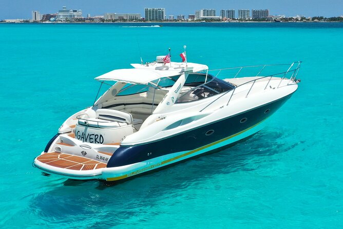 Private Premium Yacht 46FT Rental in Cancún - What the crew adds to the day