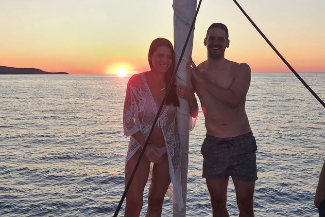 Private - Romantic Sunset Sailing on a 36ft yacht from Hvar (up to 8 travellers) - The skipper makes the difference