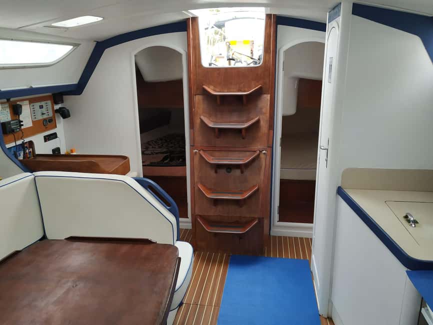 Private sailboat charter - coastal tour with snorkeling in the bay - What the captain adds to the experience