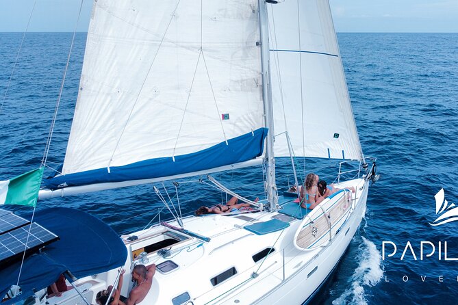 Private Sailboat tour in Cabo San Lucas with Papillon Yachts - Sailing toward the Arch and sea lions