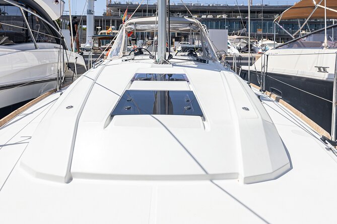 Private sailing yacht by the Bay of Palma and nearby coves - Sailing Instead of Just Cruising