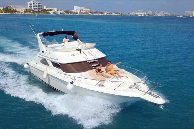 Private SeaRay 47ft Yacht Rental Cancun 23P6 - Crew, Safety, and Onboard Comfort