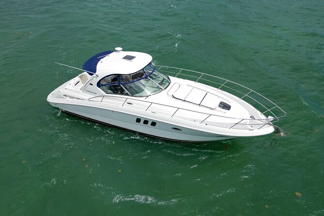 Private tour for 12 people on a 40 ft Yacht, Ft Lauderdale bay - Leaving Bahia Mar for Fort Lauderdale’s waterways