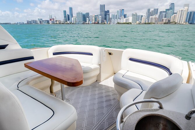 Private tour for 12 people on a 40 ft Yacht, Ft Lauderdale bay - Price and the value of going private
