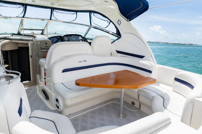 Private tour for 12 people on a 40 ft Yacht, Ft Lauderdale bay - Weather, swimming, and making the most of the route