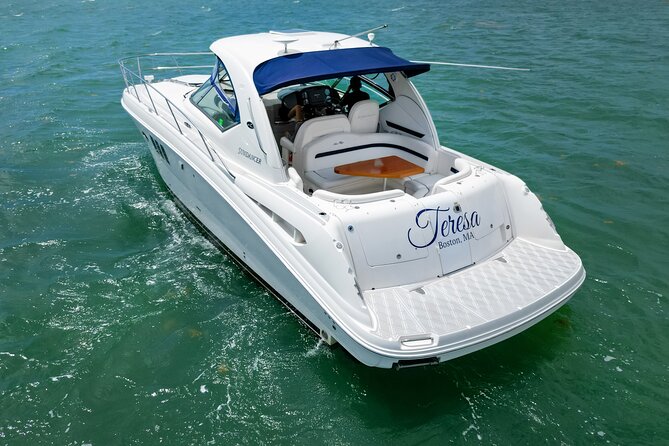 Private tour for 12 people on a 40 ft Yacht, Ft Lauderdale bay - The six-hour charter for a full water day