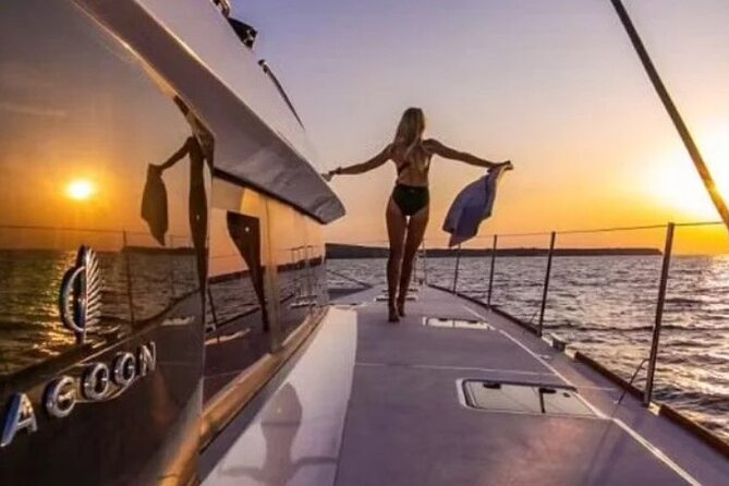 Private tour on a LUXURY Catamaran (Sunset and Wine Tour) - Why a sunset catamaran works so well in Lisbon