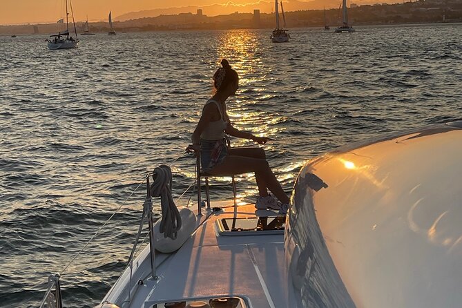 Private tour on a LUXURY Catamaran (Sunset and Wine Tour) - Starting at Alcântara and getting settled aboard