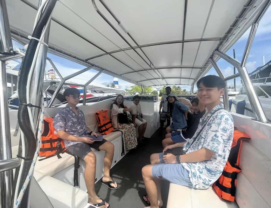 Private VIP Speed Boat Charter to Phi Phi Islands - Lunch and free time on Phi Phi Don