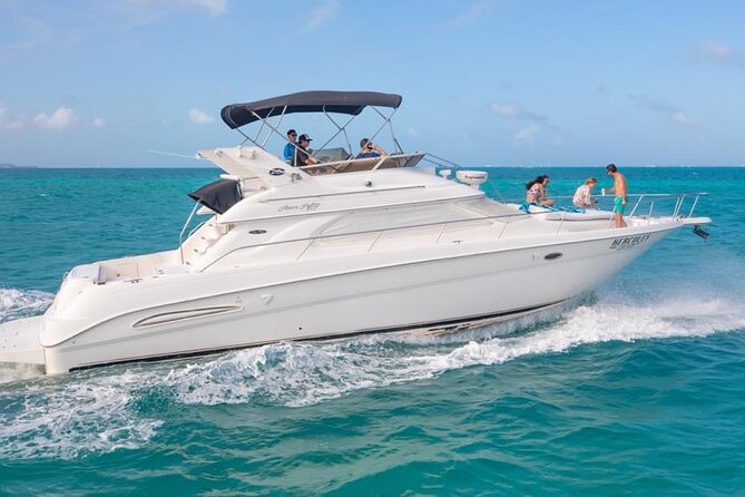 Private Yacht - 46 ft SeaRay Cancun Bay Snorkel 23P4 - Crew service, music, and the feel onboard