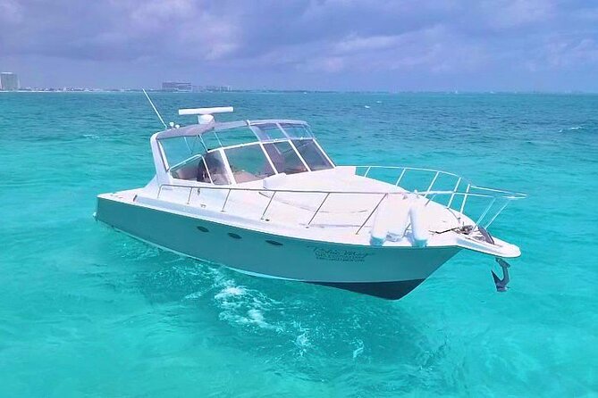 Private Yacht Cancun 42ft up to 8 people - Cruising Cancun Bay on the two-hour option