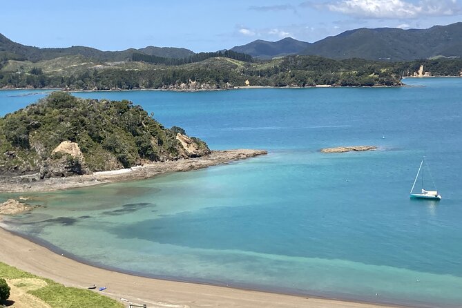 Private Yacht Charter and Island Excursions in the Bay of Islands - A private boat day instead of a fixed cruise