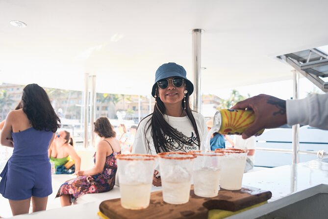 Private Yacht Charter Chica Fun 6 waterslides in Puerto Vallarta - Meeting points and practical planning