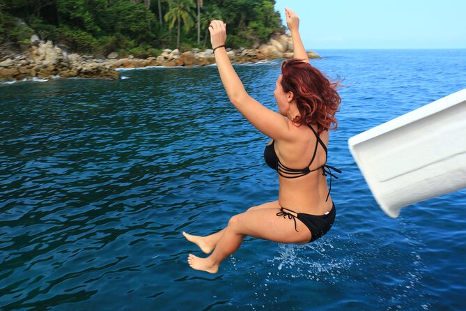 Private Yacht Charter ChicaFUN 2 Waterslides All Inclusive - The crew is central to the experience