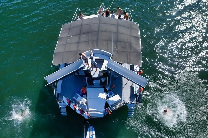 Private Yacht Charter ChicaFUN 4 All Inclusive - A private boat day built around your group
