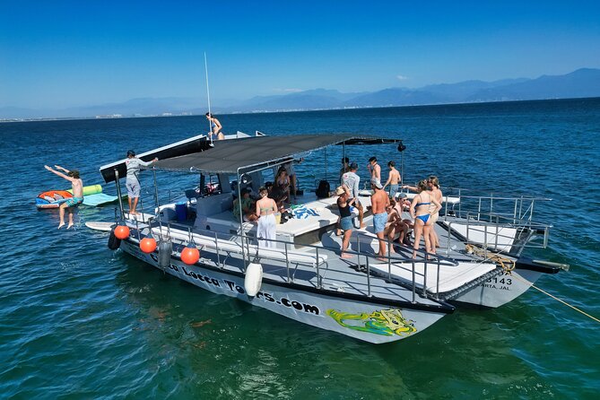Private Yacht Charter ChicaFUN 4 All Inclusive - Food, drinks, and the all-inclusive rhythm