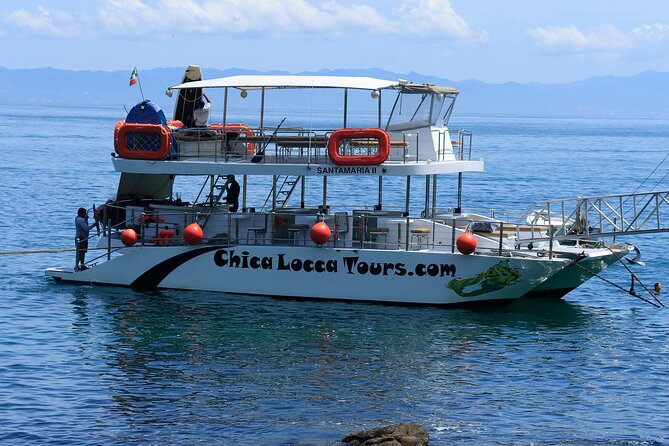 Private Yacht Charter ChicaFUN 5 Waterslides All Inclusive - The crew and level of service