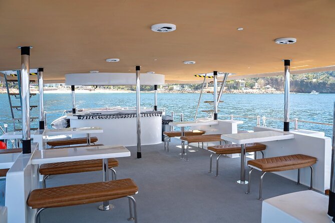 Private Yacht Charter ChicaFUN 5 Waterslides All Inclusive - Is $1,940 a fair price?