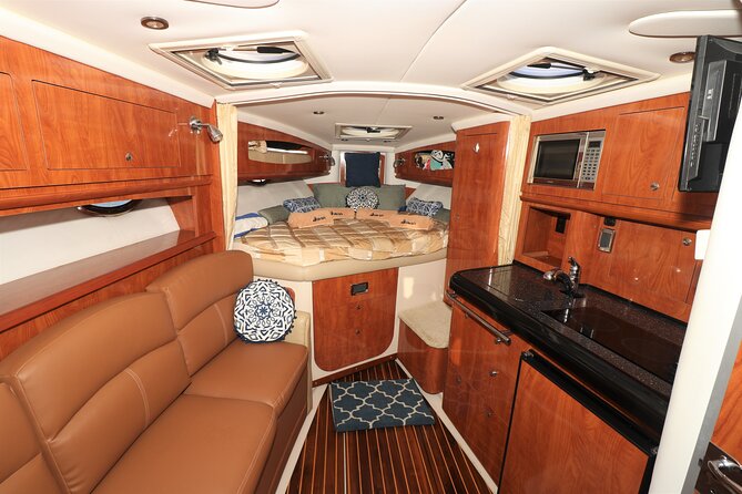 Private yacht charter for cruising & snorkeling in Cabo San Lucas - Sailing toward El Arco and Land’s End
