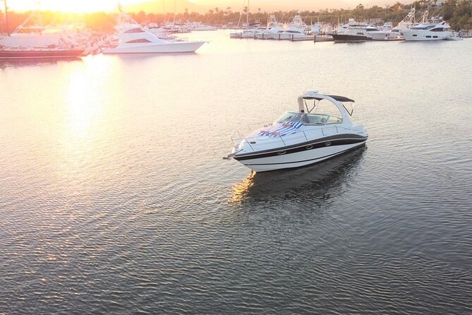 Private yacht charter for cruising & snorkeling in Cabo San Lucas - What the service feels like on board