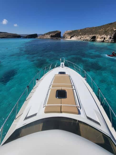 Private Yacht Charters around Comino & Blue Lagoon - Why a private boat changes the Comino day