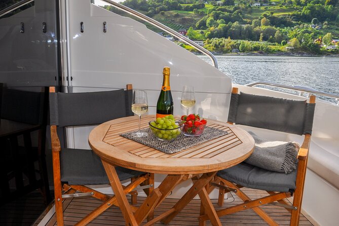 Private yacht Cruise in Flåm and Gudvangen, Nærøyfjord - Why the private yacht matters