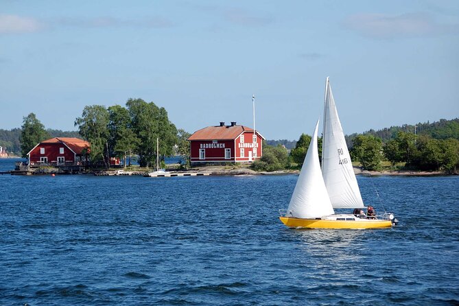 Private Yacht Cruise with Lunch or Dinner in Stockholm Archipelago - The captain can shape the whole outing