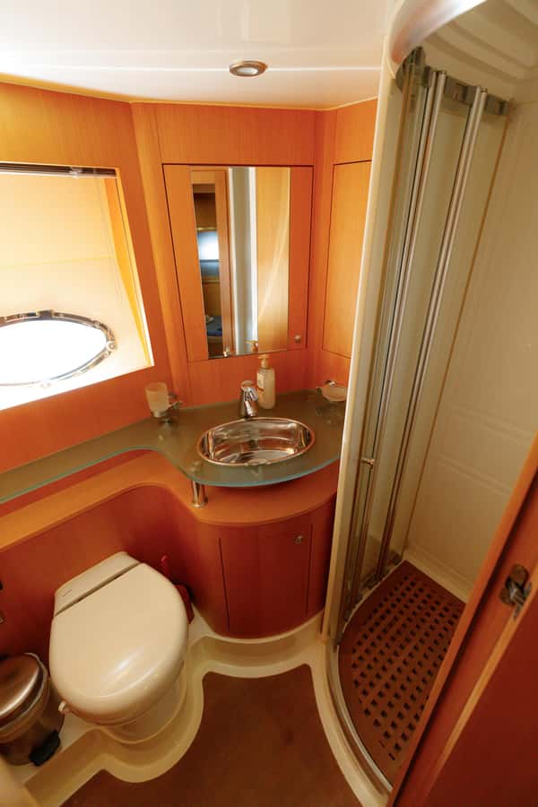 Private Yacht Cruising Rental from Dubai Marina - Two hours or four hours?