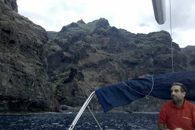 Private Yacht Excursion from Puerto Colon 3 hours - Searching for whales, dolphins, turtles, and seabirds