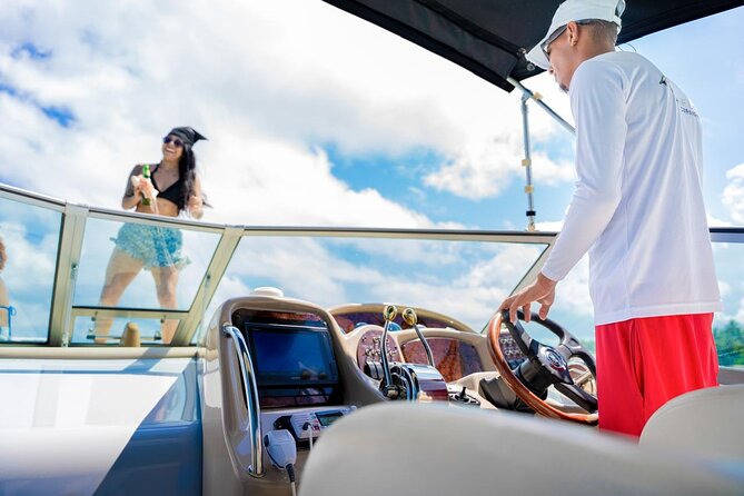 Private Yacht for Excursions in Punta Cana, Snorkeling and Booze - A private yacht instead of a crowded catamaran