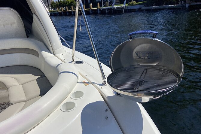 Private Yacht in Punta Cana, Unlimited Drinks and HipHop Music - Why Picaflor feels different from a standard Punta Cana boat trip