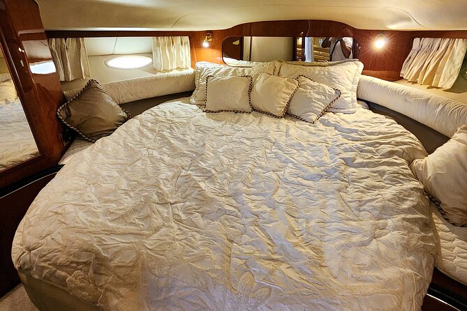Private Yacht Rental Cancun Up to 15 passengers Isla Mujeres - Food, drinks, music, and group comfort