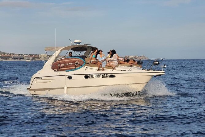 Private yacht rental for 2 hours - Leaving from the Cabo marina