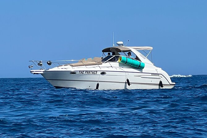 Private yacht rental for 2 hours - What the crew adds to the experience