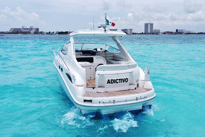 Private Yacht Rental in Cancun - A private boat changes the whole Cancun day